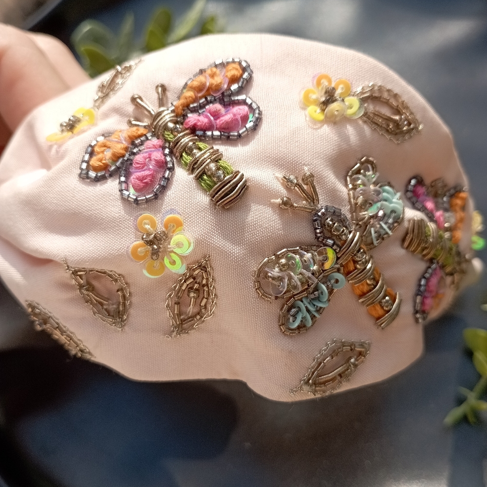 Luxury Embroidered Headband - Picture 5 of 16